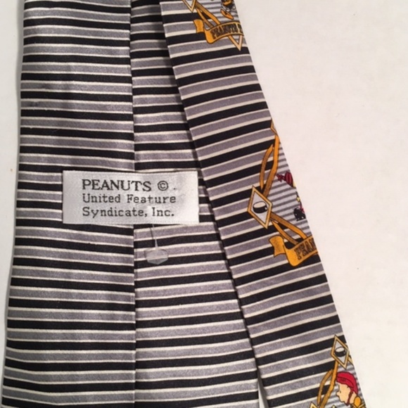 Vintage Peanuts Snoopy/ Charlie Brown Silk Tie - Picture 4 of 8